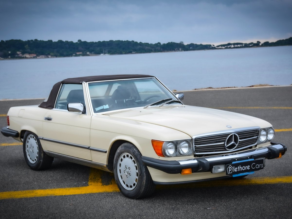 Mercedes-Benz 560 SL